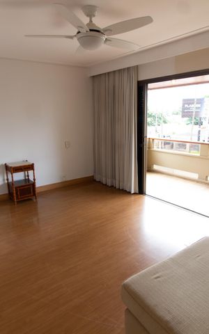 Apartamento à venda com 450m², 6 quartos e 3 vagas Apartamento à venda com 450m², 6 quartos e 3 vagasSuíte master
