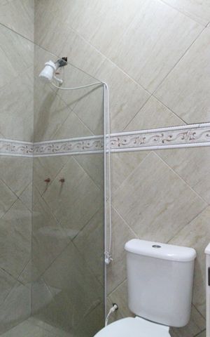 Casa à venda com 200m², 1 quarto e 4 vagasBanheiro social