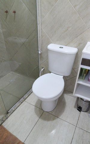 Casa à venda com 200m², 1 quarto e 4 vagasBanheiro social