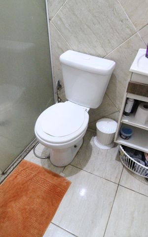 Casa à venda com 200m², 1 quarto e 4 vagasBanheiro da suíte