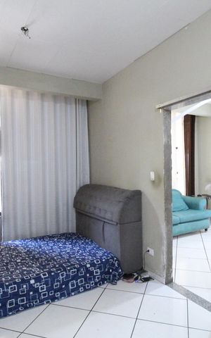 Casa à venda com 200m², 1 quarto e 4 vagasSuíte