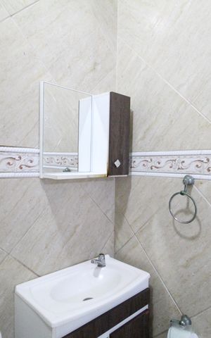 Casa à venda com 200m², 1 quarto e 4 vagasBanheiro social