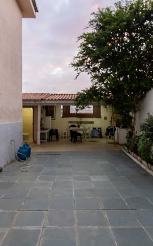 Casa à venda com 164m², 3 quartos e 3 vagas Casa à venda com 164m², 3 quartos e 3 vagasArea Externa