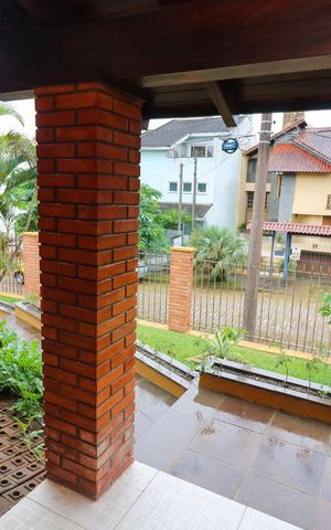 Casa à venda com 200m², 3 quartos e 2 vagas Casa à venda com 200m², 3 quartos e 2 vagasVista da Sala