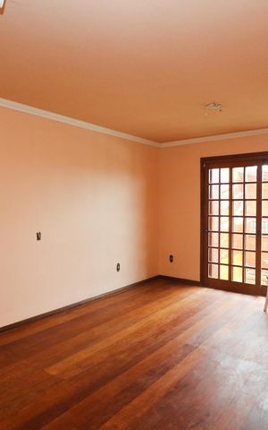 Casa à venda com 200m², 3 quartos e 2 vagas Casa à venda com 200m², 3 quartos e 2 vagasQuarto Suíte