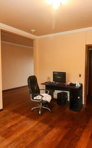 Casa à venda com 200m², 3 quartos e 2 vagas Casa à venda com 200m², 3 quartos e 2 vagasQuarto 1