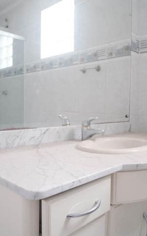 Casa à venda com 400m², 3 quartos e 5 vagasBanheiro 1