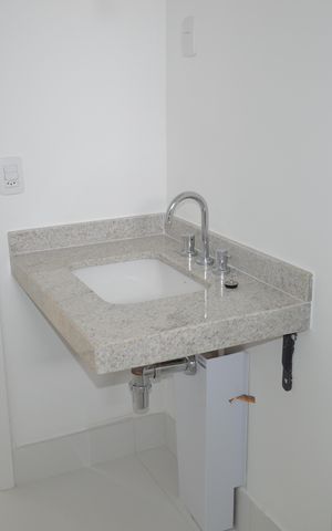 Apartamento à venda com 141m², 3 quartos e 2 vagasBanheiro da Suíte 1
