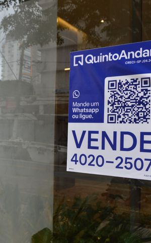 Apartamento à venda com 141m², 3 quartos e 2 vagasPlaquinha