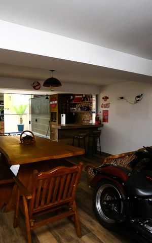 Casa de condomínio à venda com 293m², 3 quartos e 5 vagas Casa de condomínio à venda com 293m², 3 quartos e 5 vagasEspaço Gourmet