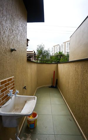 Casa de condomínio à venda com 293m², 3 quartos e 5 vagas Casa de condomínio à venda com 293m², 3 quartos e 5 vagasÁrea de Serviço