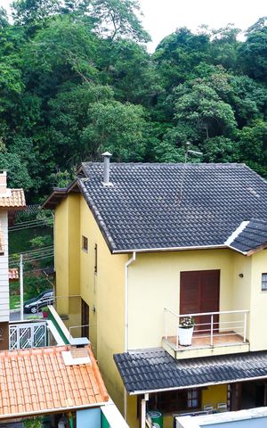 Casa de condomínio à venda com 293m², 3 quartos e 5 vagas Casa de condomínio à venda com 293m², 3 quartos e 5 vagasVista Suíte