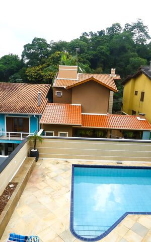 Casa de condomínio à venda com 293m², 3 quartos e 5 vagas Casa de condomínio à venda com 293m², 3 quartos e 5 vagasEscritório vista