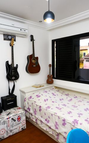 Casa de condomínio à venda com 293m², 3 quartos e 5 vagas Casa de condomínio à venda com 293m², 3 quartos e 5 vagasQuarto 1