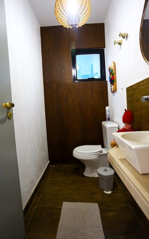 Casa de condomínio à venda com 293m², 3 quartos e 5 vagas Casa de condomínio à venda com 293m², 3 quartos e 5 vagasLavabo