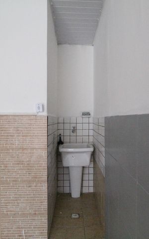 Casa para alugar com 80m², 2 quartos e sem vagaÁrea de serviço