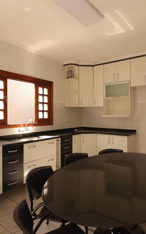 Casa à venda com 147m², 3 quartos e 2 vagasCozinha