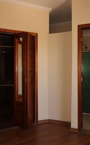 Casa à venda com 147m², 3 quartos e 2 vagasSuíte