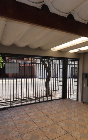 Casa à venda com 147m², 3 quartos e 2 vagasGaragem