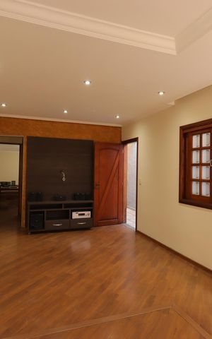 Casa à venda com 147m², 3 quartos e 2 vagasSala