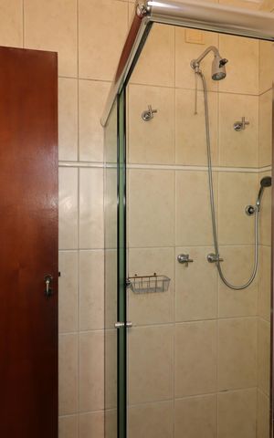 Casa à venda com 147m², 3 quartos e 2 vagasBanheiro da Suíte