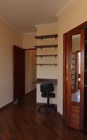 Casa à venda com 147m², 3 quartos e 2 vagasSuíte
