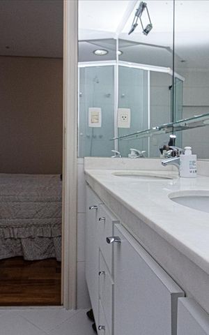 Apartamento à venda com 123m², 2 quartos e 3 vagas Apartamento à venda com 123m², 2 quartos e 3 vagasSuíte 2 Banheiro