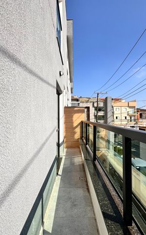 Casa à venda com 206m², 3 quartos e 2 vagas Casa à venda com 206m², 3 quartos e 2 vagasSacada