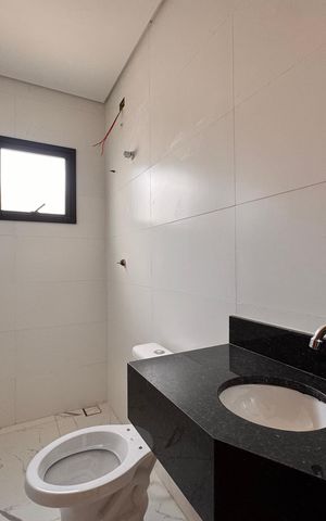 Casa à venda com 206m², 3 quartos e 2 vagas Casa à venda com 206m², 3 quartos e 2 vagasBanheiro
