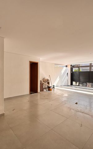 Casa à venda com 206m², 3 quartos e 2 vagas Casa à venda com 206m², 3 quartos e 2 vagasGaragem