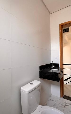 Casa à venda com 206m², 3 quartos e 2 vagas Casa à venda com 206m², 3 quartos e 2 vagasBanheiro