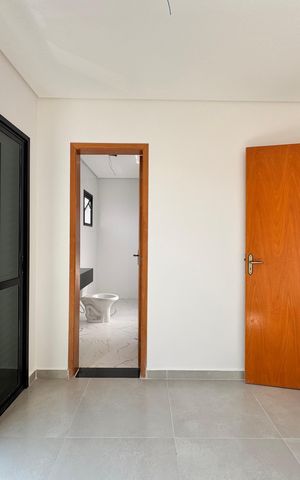 Casa à venda com 206m², 3 quartos e 2 vagas Casa à venda com 206m², 3 quartos e 2 vagasSuite