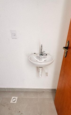 Casa à venda com 206m², 3 quartos e 2 vagas Casa à venda com 206m², 3 quartos e 2 vagasLavabo 2