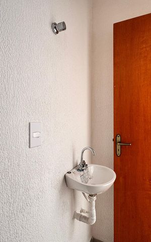 Casa à venda com 206m², 3 quartos e 2 vagas Casa à venda com 206m², 3 quartos e 2 vagasLavabo 2