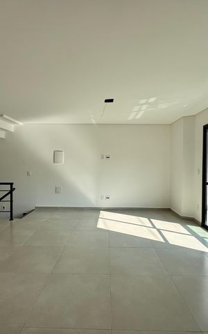 Casa à venda com 206m², 3 quartos e 2 vagas Casa à venda com 206m², 3 quartos e 2 vagasSala