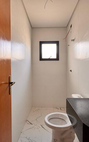 Casa à venda com 206m², 3 quartos e 2 vagas Casa à venda com 206m², 3 quartos e 2 vagasBanheiro