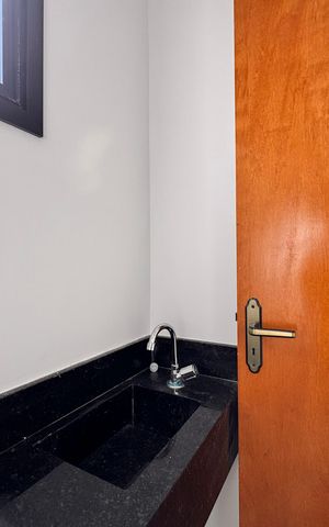 Casa à venda com 206m², 3 quartos e 2 vagas Casa à venda com 206m², 3 quartos e 2 vagasLavabo 1