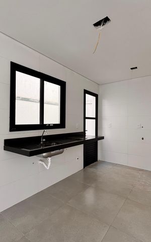 Casa à venda com 206m², 3 quartos e 2 vagas Casa à venda com 206m², 3 quartos e 2 vagasCozinha