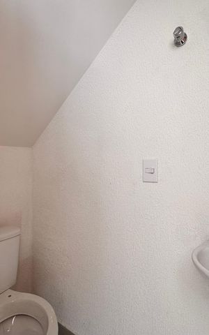 Casa à venda com 206m², 3 quartos e 2 vagas Casa à venda com 206m², 3 quartos e 2 vagasLavabo 2