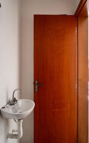 Casa à venda com 206m², 3 quartos e 2 vagas Casa à venda com 206m², 3 quartos e 2 vagasLavabo 2
