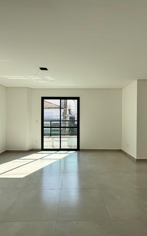 Casa à venda com 206m², 3 quartos e 2 vagas Casa à venda com 206m², 3 quartos e 2 vagasSala