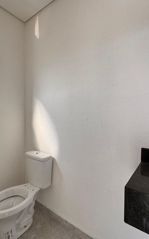 Casa à venda com 206m², 3 quartos e 2 vagas Casa à venda com 206m², 3 quartos e 2 vagasBanheiro 2