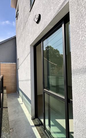 Casa à venda com 206m², 3 quartos e 2 vagas Casa à venda com 206m², 3 quartos e 2 vagasSacada