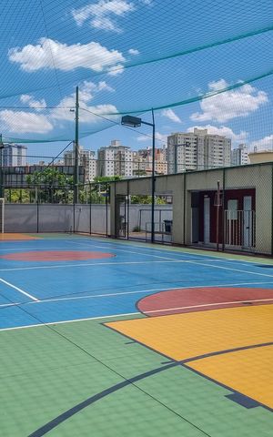 Apartamento à venda com 240m², 4 quartos e 3 vagas Apartamento à venda com 240m², 4 quartos e 3 vagasQuadra Esportiva