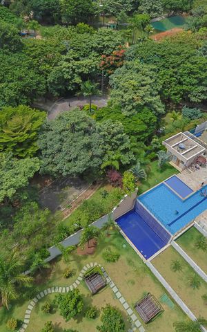 Apartamento à venda com 240m², 4 quartos e 3 vagas Apartamento à venda com 240m², 4 quartos e 3 vagasVista