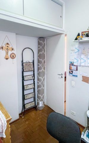 Apartamento à venda com 143m², 3 quartos e 1 vaga Apartamento à venda com 143m², 3 quartos e 1 vagaEscritório