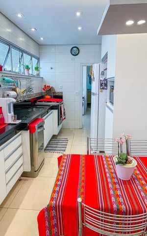 Apartamento à venda com 143m², 3 quartos e 1 vaga Apartamento à venda com 143m², 3 quartos e 1 vagaCozinha