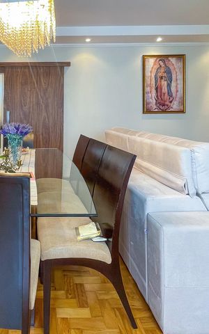 Apartamento à venda com 143m², 3 quartos e 1 vaga Apartamento à venda com 143m², 3 quartos e 1 vagaSala