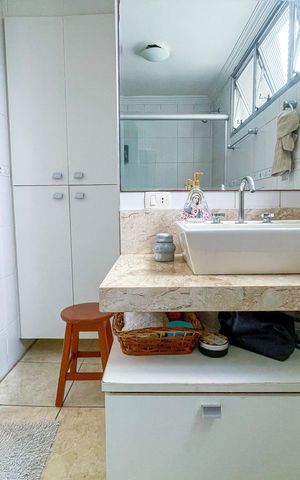 Apartamento à venda com 143m², 3 quartos e 1 vaga Apartamento à venda com 143m², 3 quartos e 1 vagaBanheiro da Suíte