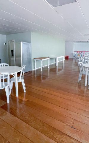 Apartamento à venda com 143m², 3 quartos e 1 vaga Apartamento à venda com 143m², 3 quartos e 1 vagaÁrea comum - Salão de festas